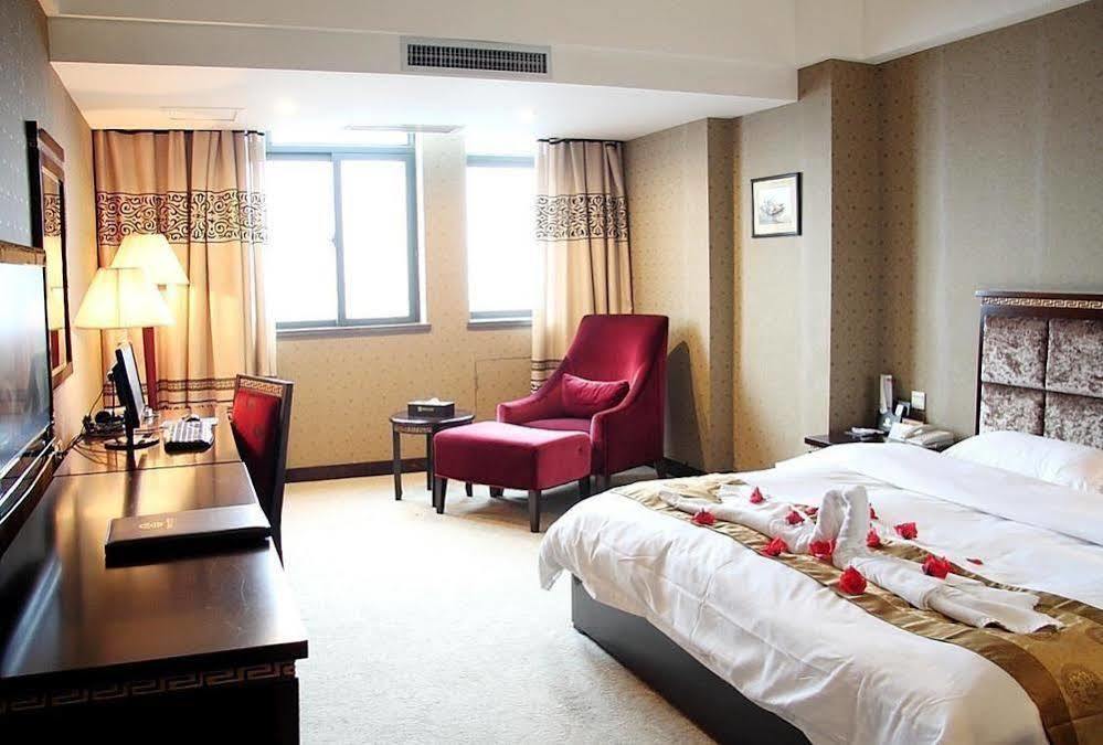 New Beacon Runfeng International Hotel Wuhan Zewnętrze zdjęcie