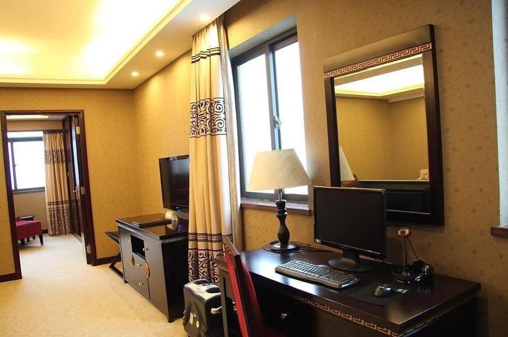 New Beacon Runfeng International Hotel Wuhan Zewnętrze zdjęcie
