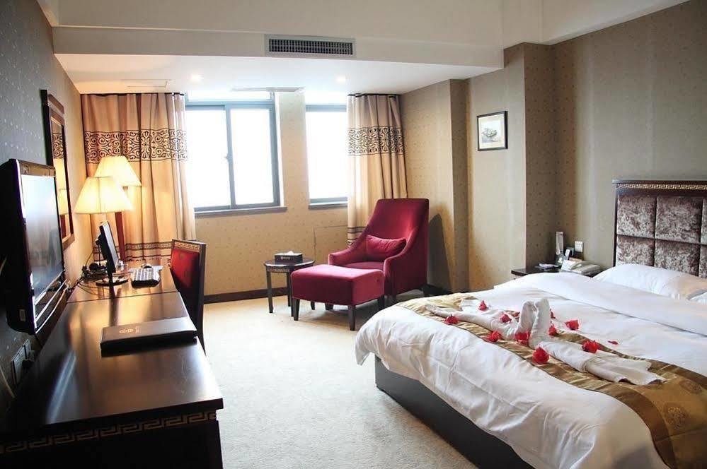 New Beacon Runfeng International Hotel Wuhan Zewnętrze zdjęcie