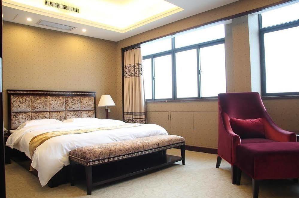New Beacon Runfeng International Hotel Wuhan Zewnętrze zdjęcie